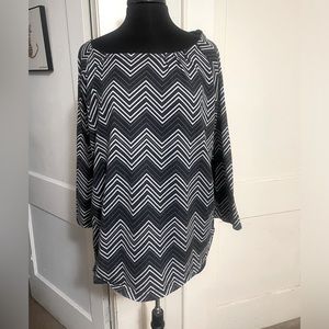 Womens plus size shirt black and white 2X